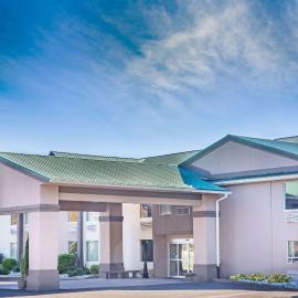 Baymont by Wyndham Bartonsville Poconos, מלון בברטונסוויל