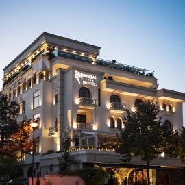 Mondial Hotel, hotel em Tirana