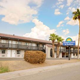 Days Inn & Suites by Wyndham Needles，尼德爾斯的飯店
