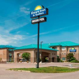 Days Inn & Suites by Wyndham Brandon