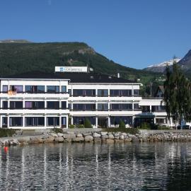 Innvik Fjordhotell, hotel em Innvik