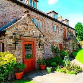 The George Hotel, hotel di Lydney