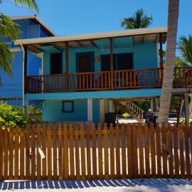 Carolyn's House, hotell i Caye Caulker