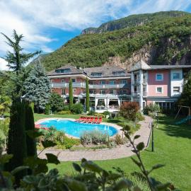 Business Resort Parkhotel Werth، فندق في بولسانو