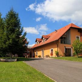 Wine House Kaloh, hotel Mariborban