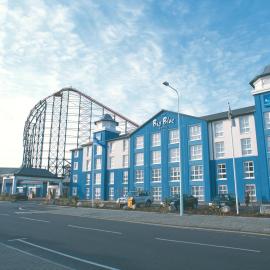 The Big Blue Hotel - Blackpool Pleasure Beach, hotel in Blackpool