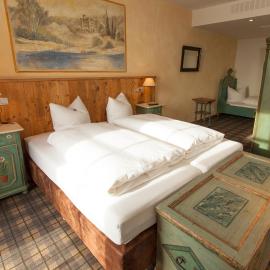 DIE POST Landgasthof Aufkirchen, hotel en Berg am Starnberger See