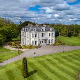 Moyvalley Hotel & Golf Resort, hotel v mestu Enfield