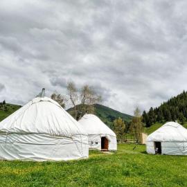 Jyrgalan Yurt Lodge, מלון בDzhergalan