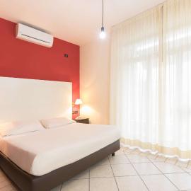 Hotel La Baia, מלון בבארי