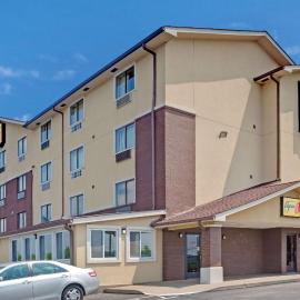 Super 8 by Wyndham Nashville/ Dntn/ Opryland Area, hotel in Nashville