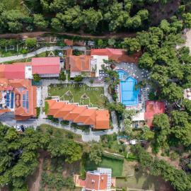 Porfi Beach Hotel, ξενοδοχείο στη Νικήτη