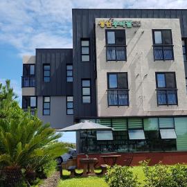 Sungsan Woori House Pension, hotel sa Seogwipo