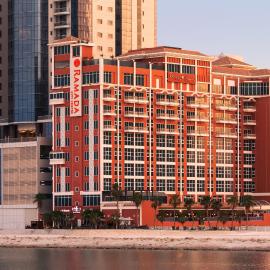 Ramada Resort by Wyndham Manama Seef, hotel u Manami