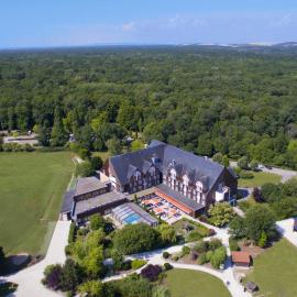 Domaine de la Forêt d'Orient, Logis Hôtel, Restaurant, Spa et Golf, hotel a Rouilly-Sacey