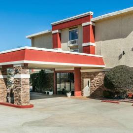 Ramada by Wyndham Oklahoma City Airport North, hotel en Oklahoma City