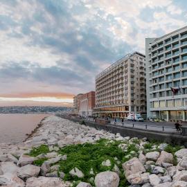 Hotel Royal Continental, ξενοδοχείο στη Νάπολη