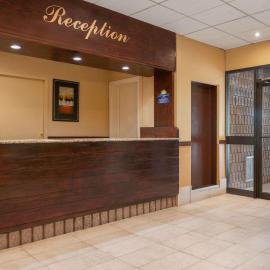 Days Inn by Wyndham Renfrew Conference Centre, khách sạn ở Renfrew