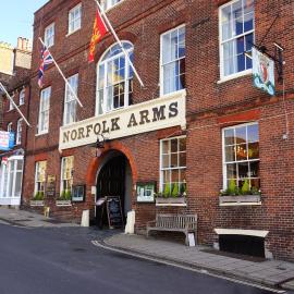 Norfolk Arms Hotel - Arundel, hotel in Arundel