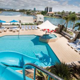 Tiki Hotel Apartments Surfers Paradise, hotel in Gold Coast