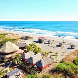 Surfing Turtle Lodge, hotel em Poneloya