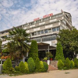 Hotel Super 8, khách sạn ở Skopje