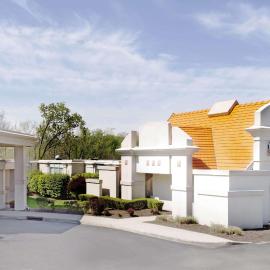 Howard Johnson by Wyndham Newburgh, viešbutis mieste Niubergas