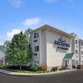 Microtel Inn & Suites by Wyndham Indianapolis Airport, hotel u gradu Indijanopolis