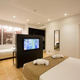Floris Hotel