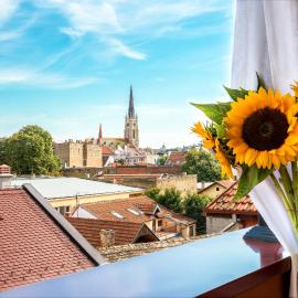 Hotel Fontana, hotell i Novi Sad