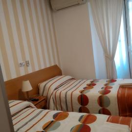 Pension Dominguez, hotelli kohteessa Madrid