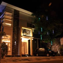 Omah Qu Guesthouse Malioboro، فندق في يوغياكارتا