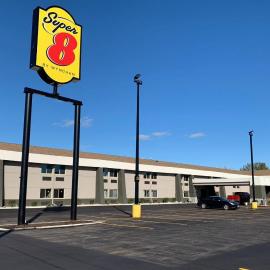 Super 8 by Wyndham South Holland, hotel in South Holland