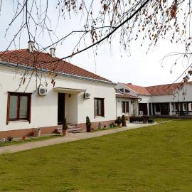 Mladenovic apartments, khách sạn ở Kladovo