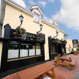 Dalys Inn, hotel in Donore