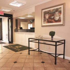 La Quinta Inn by Wyndham Detroit Canton，坎頓的飯店
