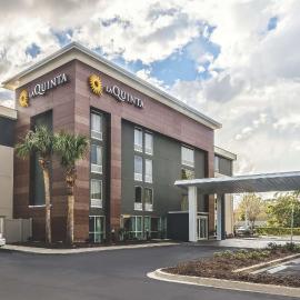 La Quinta Inn & Suites by Wyndham Myrtle Beach - N Kings Hwy, hotel sa Myrtle Beach