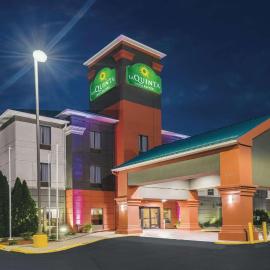 La Quinta Inn & Suites by Wyndham Louisville East, hotel Louisville-ben
