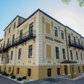 Hotel Versay, отель в городе Бэиле-Еркулане