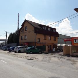 Ubytovňa a penzión Tavros، فندق في زيلينا