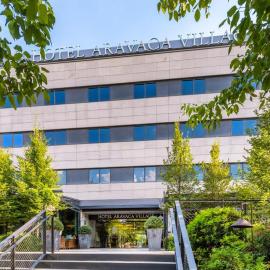 Aravaca Village Hotel, hotel a Madrid