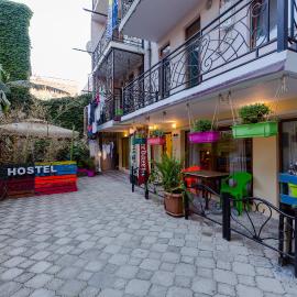 Batumi Surf Hostel, hotel i Batumi