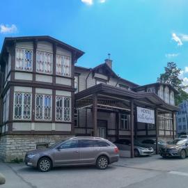 Villa Kadriorg Hostel, hotel en Tallin