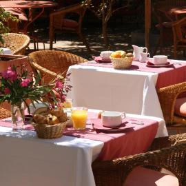 Auberge des Glycines, hotel u gradu Porkerol