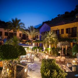 Iapetos Village，錫米的飯店