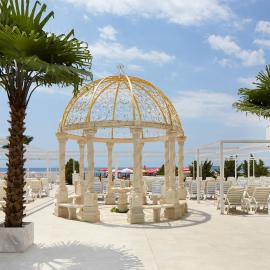 Hotel Amore Beach - All Inclusive، فندق في إلينايت