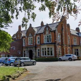 Oaklands Hall Hotel Grimsby