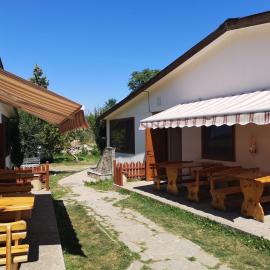 Стаи за гости АЯКС Guest rooms AJAX, hotel en Kranevo