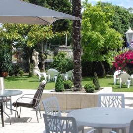 Hôtel Ariane & SPA, hotel u gradu 'Pontorson'