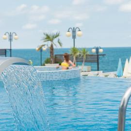 Hotel Eskada Beach, ξενοδοχείο σε Αγαθούπολη